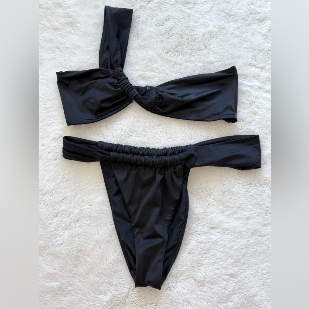 Good American women 2 pieces  swimsuit size M